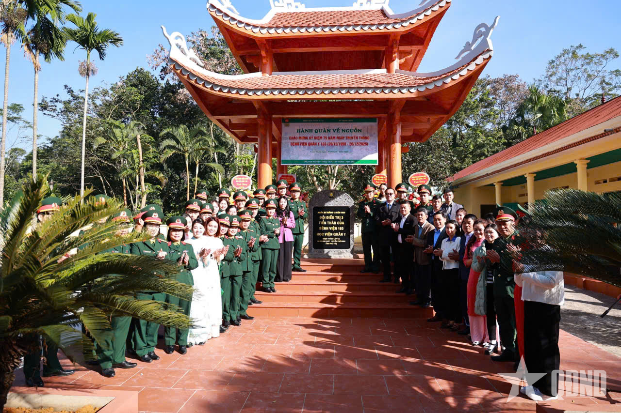 Đoàn cơ sở Bệnh viện Quân y 103 tổ chức về nguồn